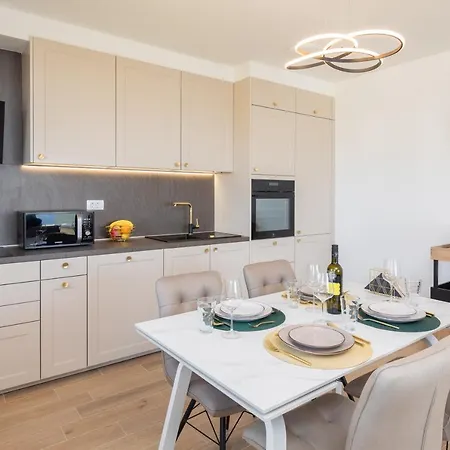 Luxury Sea View Anda דירה מאקרסקה