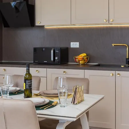 Luxury Sea View Anda דירה *