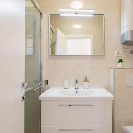 Luxury Sea View Anda דירה *